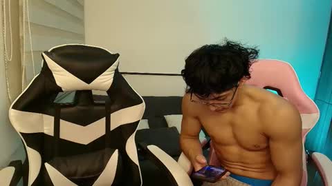 Snapshot of darkpleasuress chatting on 11/14/25, 06:12 darkpleasuress online show from 11/14/25, 06:12