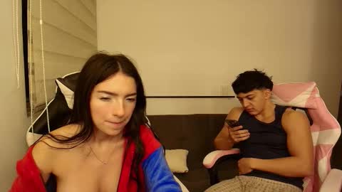 Snapshot of darkpleasuress chatting on 11/26/25, 07:31 darkpleasuress online show from 11/26/25, 07:31