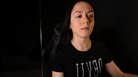 Snapshot of darkspark_ chatting on 10/27/25, 08:18 darkspark_ online show from 10/27/25, 08:18