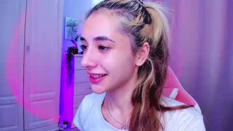 Belle online show from 02/22/25, 08:40