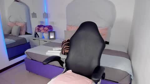 Darle Volant online show from 09/13/25, 01:44