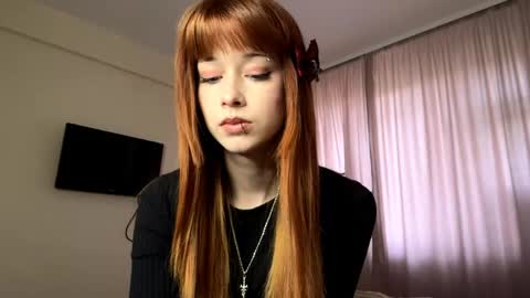 Lina online show from 04/30/26, 01:17