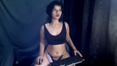 Snapshot of darling_and_dante chatting on 01/02/25, 06:45 darling_and_dante online show from 01/02/25, 06:45