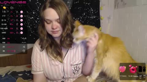 Snapshot of darling_tony18 chatting on 11/28/25, 05:48 darling_tony18 online show from 11/28/25, 05:48