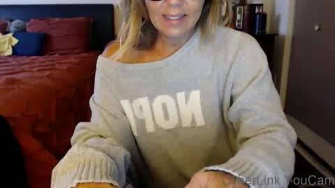 Snapshot of darlingd77 chatting on 11/07/25, 02:06 DarlingD online show from 11/07/25, 02:06