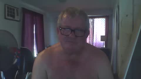 Snapshot of darwincock chatting on 01/22/25, 01:31 darwincock online show from 01/22/25, 01:31