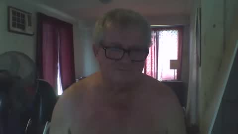 Snapshot of darwincock chatting on 02/16/25, 02:31 darwincock online show from 02/16/25, 02:31