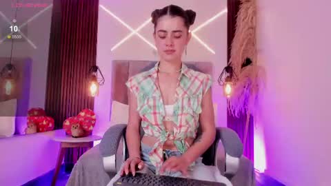 Snapshot of dasha_rodriguez chatting on 06/25/26, 02:32 dasha_rodriguez online show from 06/25/26, 02:32