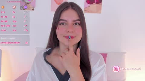 Snapshot of dashanovikov chatting on 04/30/26, 12:44 Dasha online show from 04/30/26, 12:44