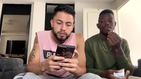 Snapshot of davgostoso chatting on 03/10/25, 08:34 Dave y Salvatore online show from 03/10/25, 08:34