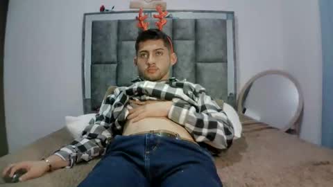 Snapshot of david_asturias chatting on 12/15/24, 11:31 David Asturias online show from 12/15/24, 11:31