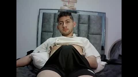 Snapshot of david_asturias chatting on 12/29/24, 07:06 David Asturias online show from 12/29/24, 07:06