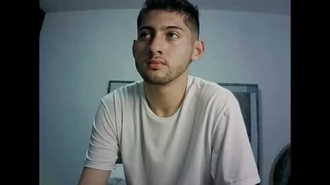 Snapshot of david_asturias chatting on 12/30/24, 01:48 David Asturias online show from 12/30/24, 01:48