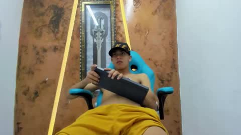 Snapshot of david_bigcock20 chatting on 02/05/26, 07:51 david_bigcock20 online show from 02/05/26, 07:51