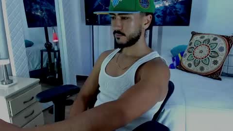 Hey im David that loves to explore and speak their fantasies. Very open talktative and nice. Feel free to chat with me online show from 04/16/26, 01:50