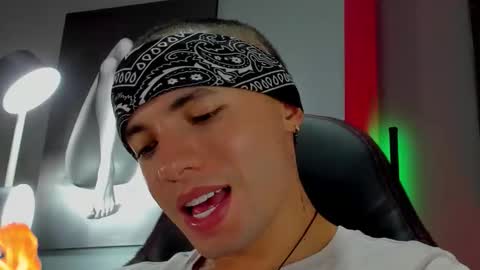 Snapshot of david_jons7 chatting on 09/19/25, 12:02 David Jons online show from 09/19/25, 12:02