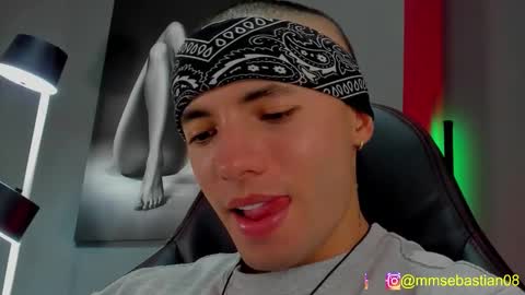 Snapshot of david_jons7 chatting on 11/14/25, 08:07 David Jons online show from 11/14/25, 08:07