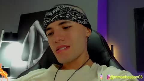 Snapshot of david_jons7 chatting on 07/05/26, 02:07 David Jons online show from 07/05/26, 02:07