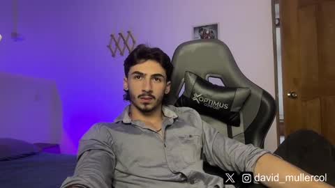 Snapshot of david_muller_ chatting on 02/23/25, 10:20 David online show from 02/23/25, 10:20