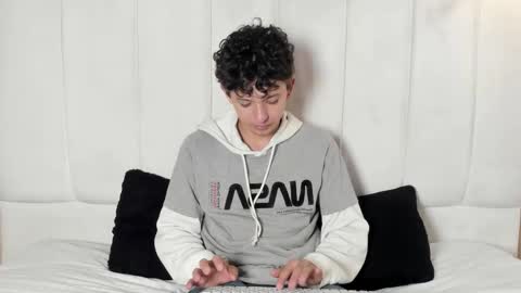 Roy online show from 02/18/26, 12:45