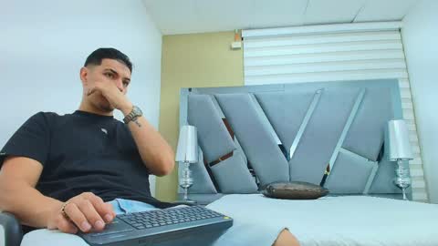 david_victoriaa online show from 04/21/26, 12:55