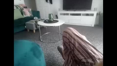 Snapshot of davidf75 chatting on 10/31/25, 09:32 davidf75 online show from 10/31/25, 09:32