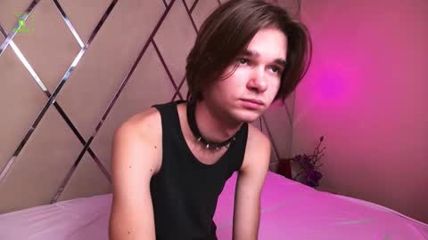 Snapshot of davidleatherhoff chatting on 11/29/25, 03:48 DAVID online show from 11/29/25, 03:48