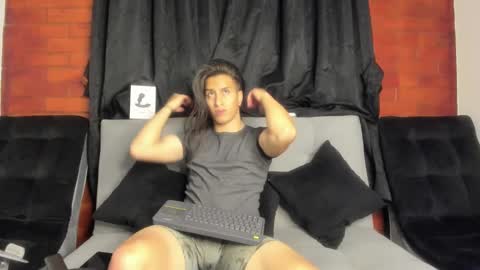 davidx_x21 online show from 01/08/25, 04:44