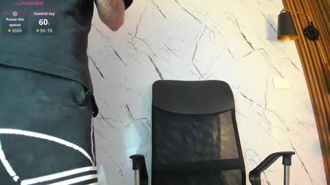 daviid_huge online show from 11/24/25, 01:27