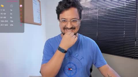 Snapshot of daviidevans chatting on 12/11/24, 08:28 David Evans online show from 12/11/24, 08:28