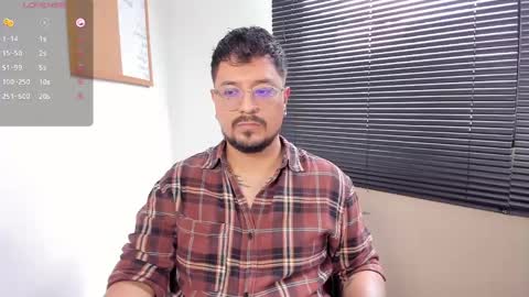 Snapshot of daviidevans chatting on 12/12/24, 04:32 David Evans online show from 12/12/24, 04:32