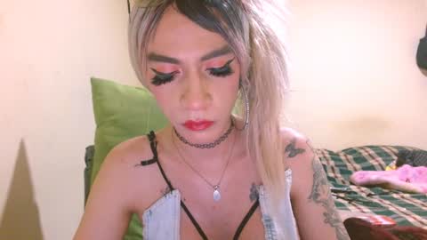 Snapshot of dayanna_01_ chatting on 12/27/24, 06:10 dayanna_01_ online show from 12/27/24, 06:10