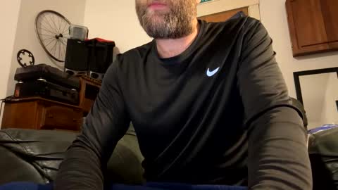 Snapshot of dayblue chatting on 11/26/25, 12:06 dayblue online show from 11/26/25, 12:06