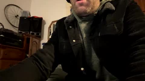 Snapshot of dayblue chatting on 12/05/25, 01:36 dayblue online show from 12/05/25, 01:36