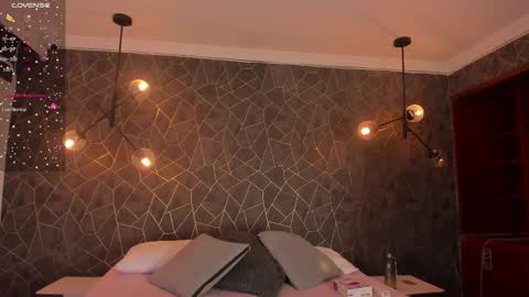 DAYRA ANGELS online show from 12/17/25, 07:53