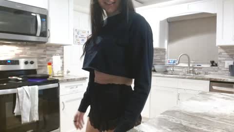 Snapshot of dazeydo chatting on 12/14/24, 12:44 Dazey online show from 12/14/24, 12:44