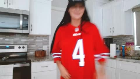 Snapshot of dazeydo chatting on 09/18/25, 09:17 Dazey online show from 09/18/25, 09:17