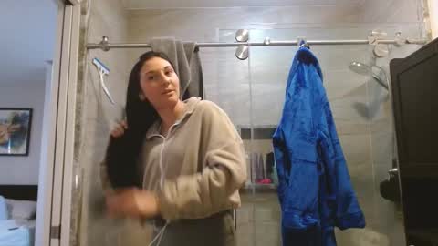 Snapshot of dazeydo chatting on 11/12/25, 09:58 Dazey online show from 11/12/25, 09:58