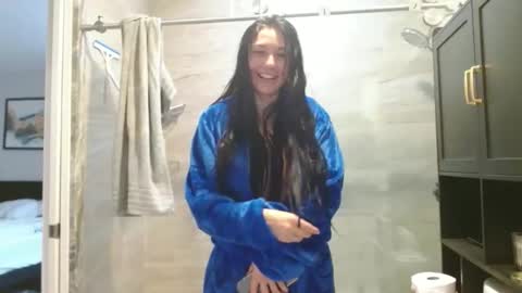 Snapshot of dazeydo chatting on 11/29/25, 12:35 Dazey online show from 11/29/25, 12:35