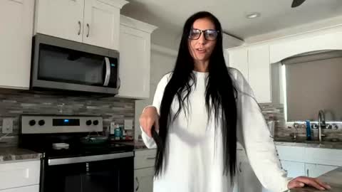 Dazey online show from 06/17/26, 06:42