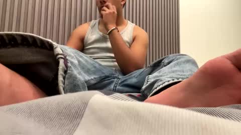 dboyyyyyyyyyy online show from 04/05/26, 08:11