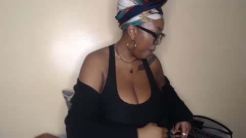 Snapshot of dchcco chatting on 01/26/25, 01:20 Duchess Coco - Coco Puffs online show from 01/26/25, 01:20