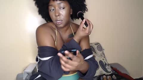 Snapshot of dchcco chatting on 01/28/25, 12:57 Duchess Coco - Coco Puffs online show from 01/28/25, 12:57