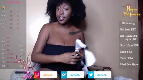 Snapshot of dchcco chatting on 11/01/25, 01:40 Duchess Coco - Coco Puffs online show from 11/01/25, 01:40