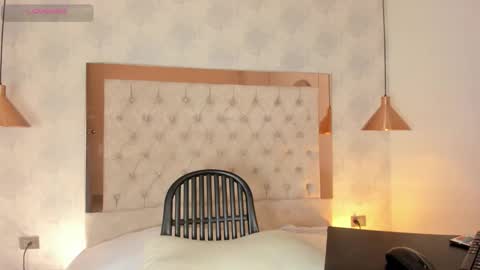 dea_athenea online show from 10/29/25, 09:27