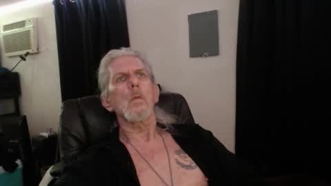 Snapshot of deaconoddeye chatting on 12/14/25, 07:58 deaconoddeye online show from 12/14/25, 07:58