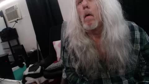 Snapshot of deaconoddeye chatting on 12/16/25, 06:29 deaconoddeye online show from 12/16/25, 06:29