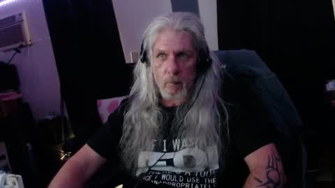 Snapshot of deaconoddeye chatting on 12/17/25, 08:15 deaconoddeye online show from 12/17/25, 08:15