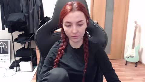 Snapshot of dead_girll chatting on 12/14/24, 09:24 freak online show from 12/14/24, 09:24