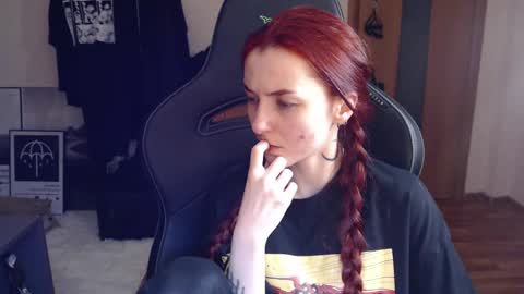 Snapshot of dead_girll chatting on 02/20/25, 12:30 freak online show from 02/20/25, 12:30